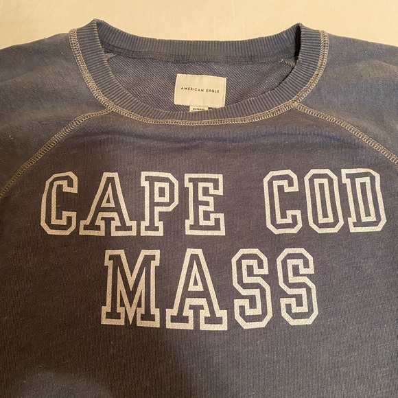 Women’s American Eagle lounge sweater. - Picture 2 of 4